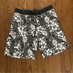 Vintage Zapstix black and white Hawaiian floral board shorts sz 38